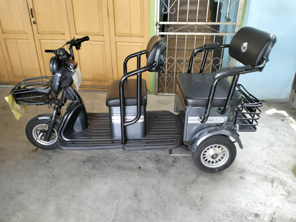 大都会/封面主文/由于意外频传，吉胆岛禁游客租用三轮电动脚车！