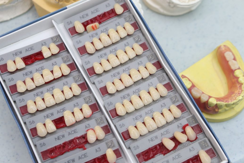 奇门罕馆 | 齿科技术协会 掌握最新牙技师技能