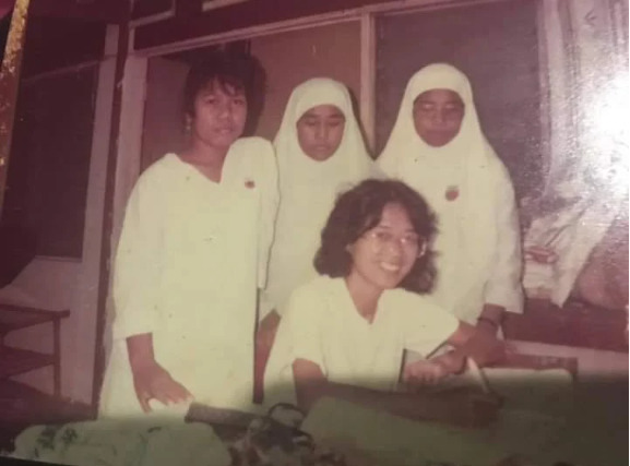  巫裔女终与36年前华裔恩师相聚 “余生不会忘记老师对我的好”