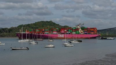 干旱威胁巴拿马运河航运 最大型船舶禁穿越