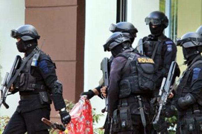 恐怖分子逃狱袭警 印尼移民官员1死4伤