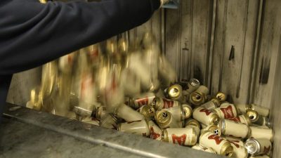 美乐自称“啤酒界香槟”啤酒  遭比利时海关销毁