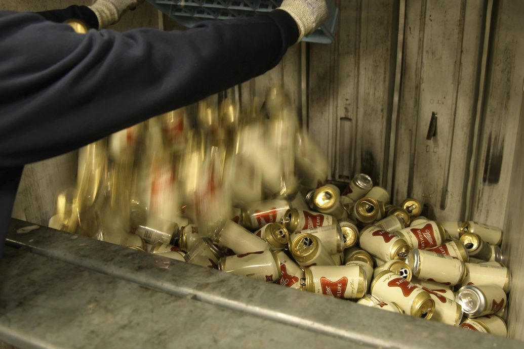 惹到原产地！ 美乐自称“啤酒界香槟”啤酒 遭比利时海关销毁