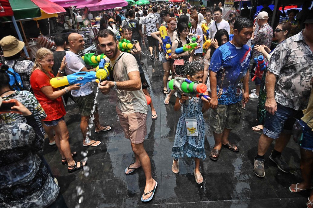 拚图已签)泰国泼水节登场 THAILAND SONGKRAN FESTIVAL:Songkran festival in Bangkok