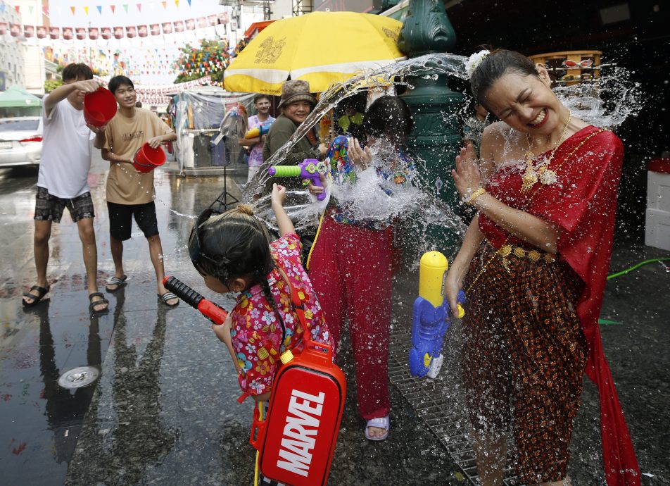 拚图已签)泰国泼水节登场 THAILAND SONGKRAN FESTIVAL:Songkran festival in Bangkok