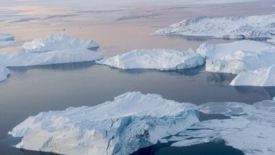 气候变化威胁格陵兰冰盖　　研究：碳排放成关键