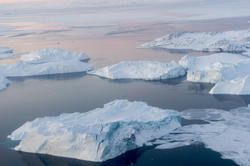 拼盘／格陵兰冰盖万年内的命运取决于本世纪碳排放