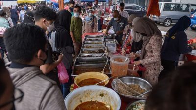 老伯排长龙买RM3食物 小贩不爽：不卖，至少RM5！