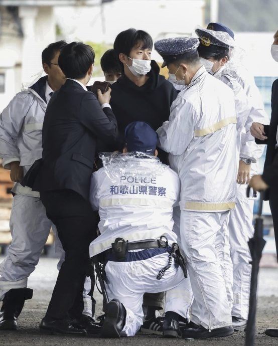 要下JAPAN POLITICS CRIME EXPLOSION KISHIDA:Police search home of suspect who threw explosive device at Japanese PM Kishida