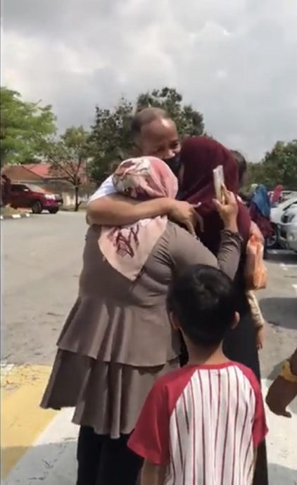 视频 | 父加影监狱坐牢13年出狱了！孩子哭喊：终于能共度开斋节