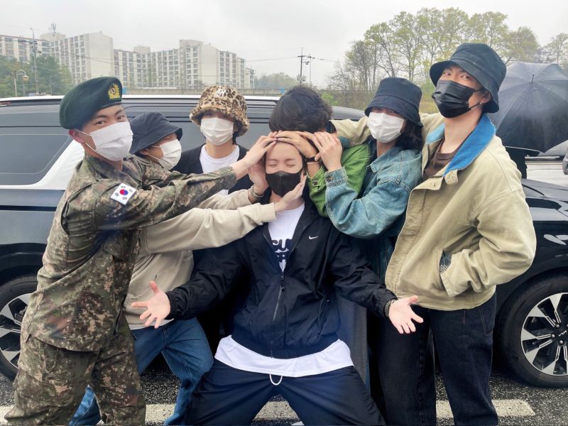 (设明天上网）BTS成员J-hope当兵爆耍特权　部队出面否认