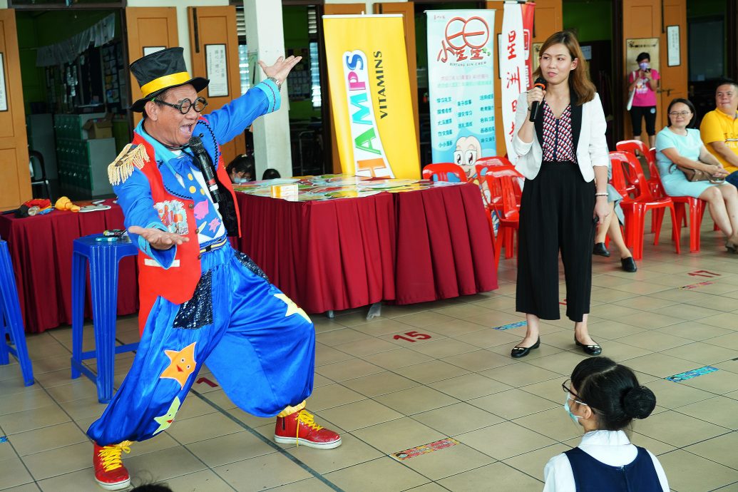 霹／第5版头／本报活动／健康校园活动来到圣母华小 魔术带出均衡饮食讯息