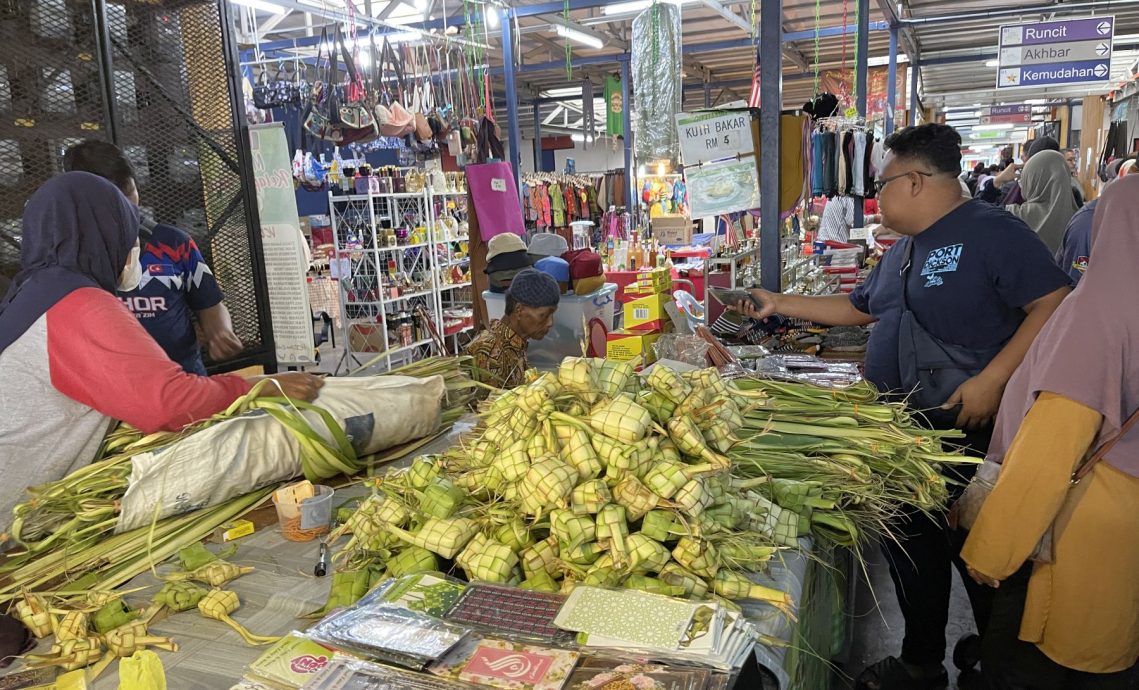 （古城第三版主文）开斋节前夕巴刹爆满·谢守钦：食品供应充足