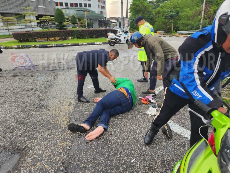 （已签发）柔：送餐员发生车祸，柔州总警长停车协助