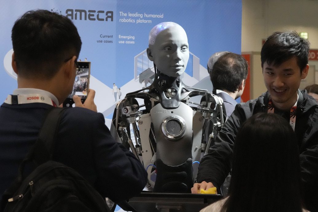 Ameca，人工智能驱动的写诗机器人问世