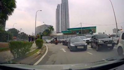 视频|为避车龙多辆轿车逆向行驶 网民怒斥：没脑！