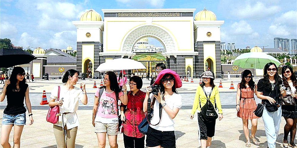 200,000 Chinese tourists visit Malaysia during Labor Day break - News
