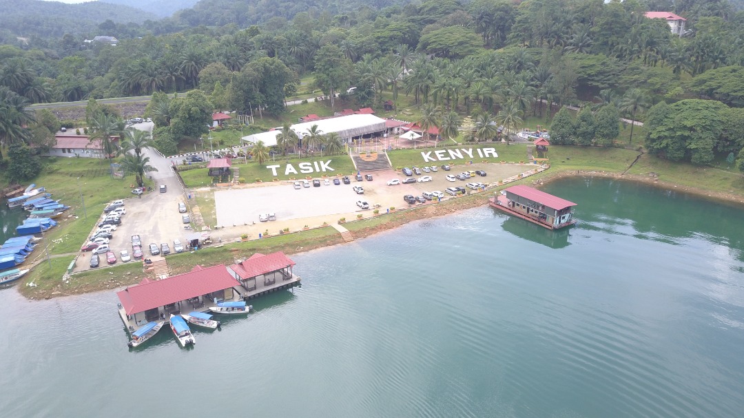 东：东南亚最大人造湖——肯逸湖被列为“国家地质公园”，即将被称为“肯逸地质公园”。