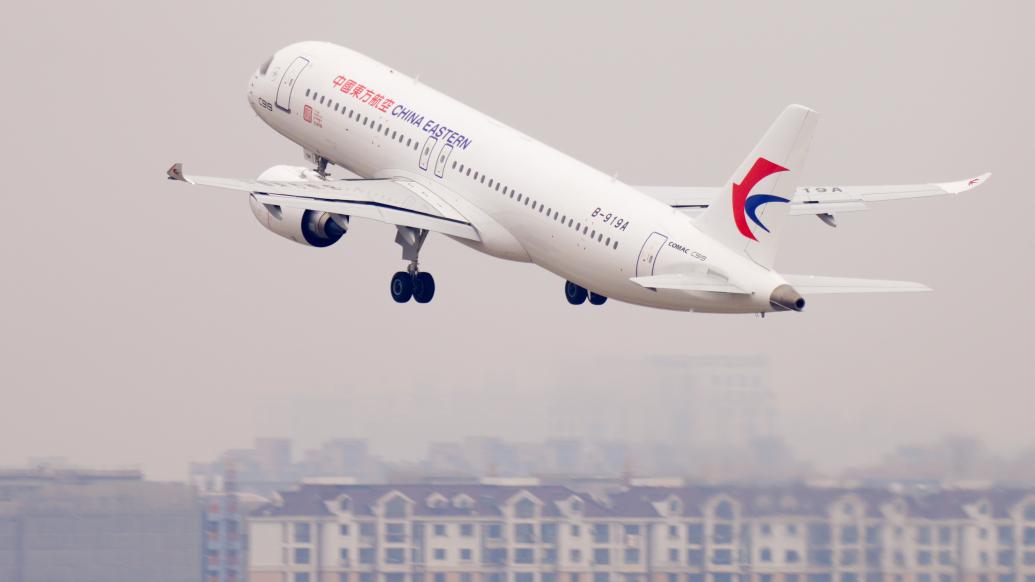 中国国产C919首次商业载客飞行　从上海往北京