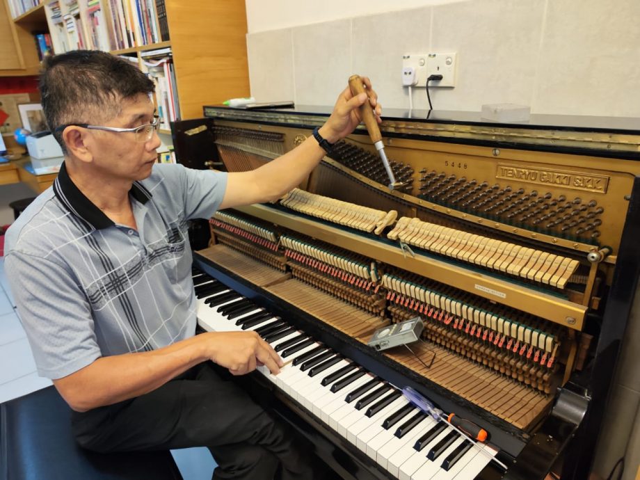 **交大都会**：有故事的人（5月9日登）：郑思源 59岁 柔佛麻坡人 钢琴调音师