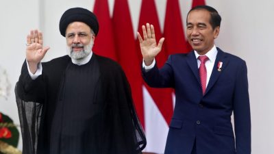 伊朗总统访印尼  寻求加深经济联系