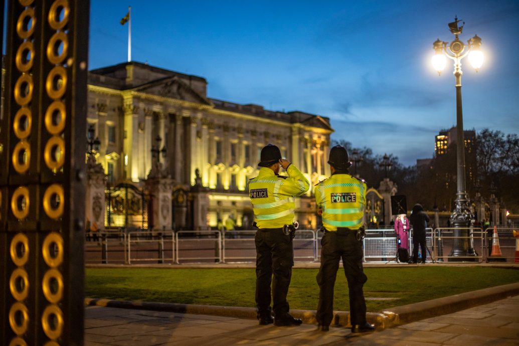 伦敦部署2.9万警力、狙击手、监控摄像　保加冕礼平安  但允许示威