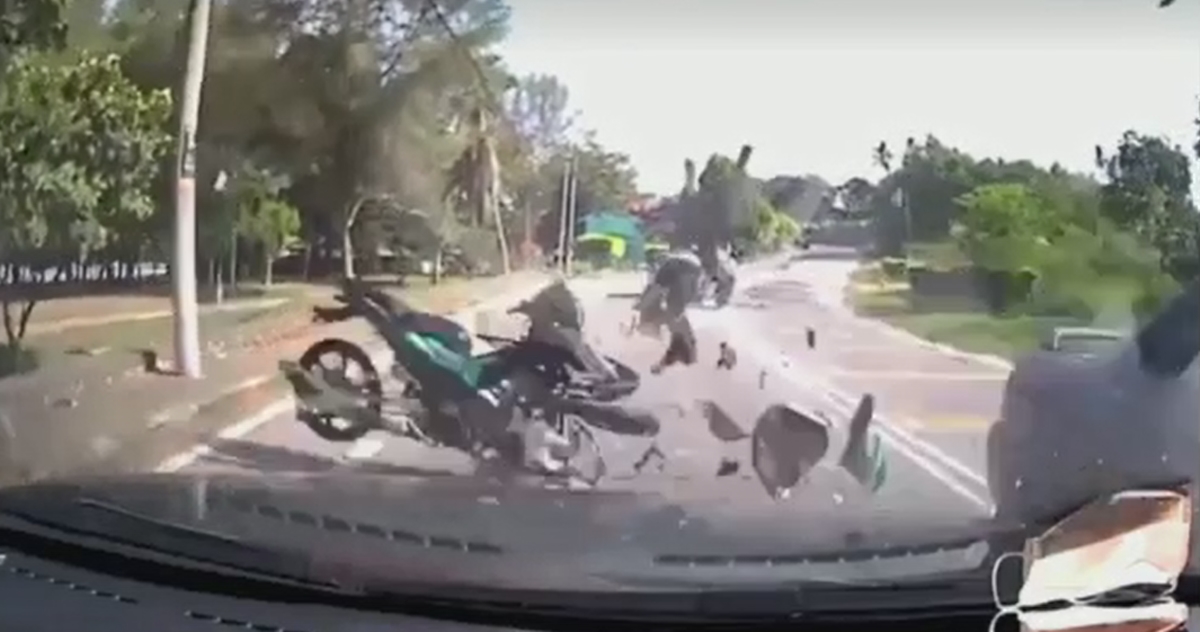 供星洲网：轿车失控“横扫”3摩托车，18岁骑士又遭后方轿车二度撞击