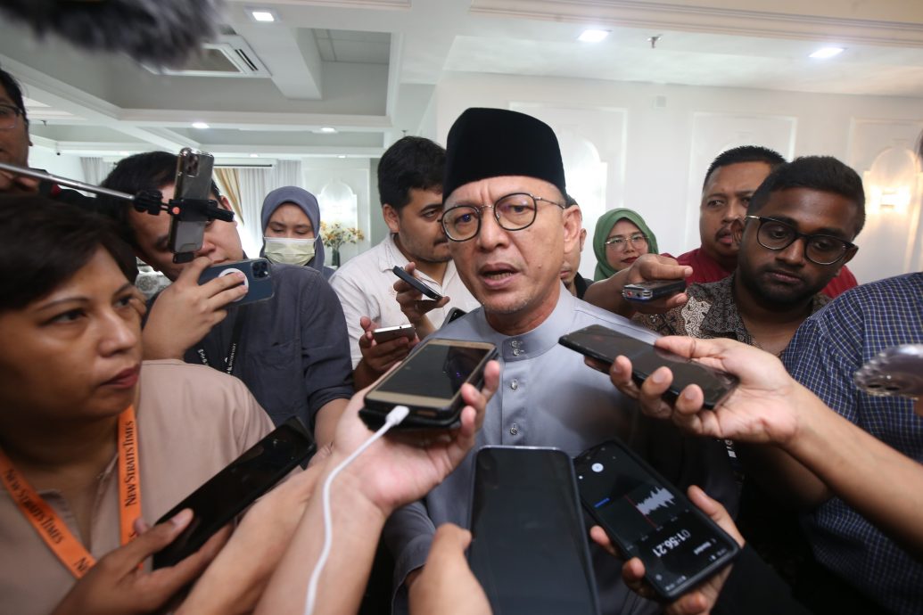土团伊党领袖挺敦马“马来人宣言”·拉查里：马来人已分裂须大团结