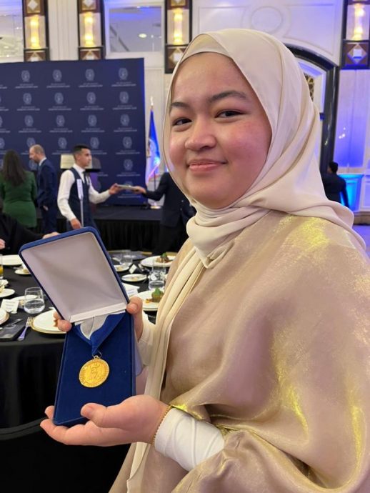 马智礼女儿卡塔尔大学获院长奖等殊荣，该校东南亚学生最优