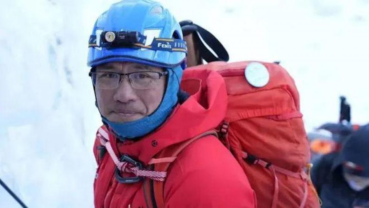 放弃登顶珠峰梦想只为救回一条人命　2中国登山者：不后悔