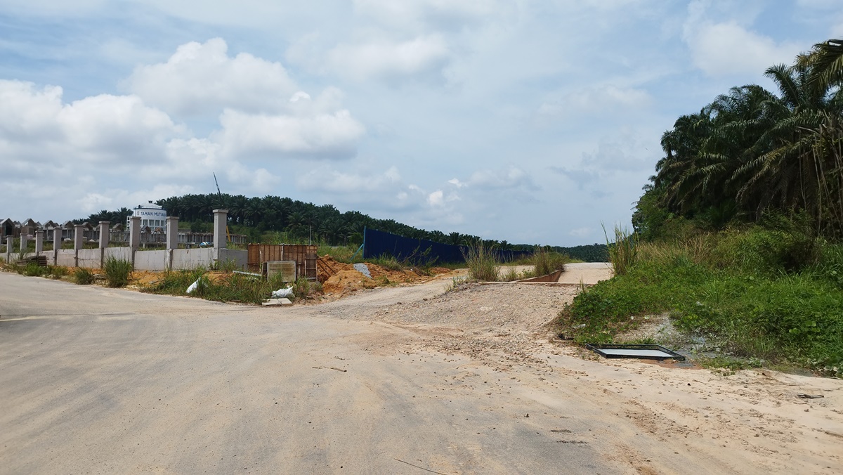 柔：封面特稿：古来太子城衔接哥打丁宜路美园替代道路未竣工已有车穿行，预料今年尾开通