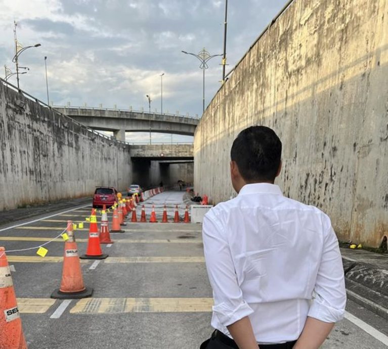 柔：新闻：巡视士乃立交桥下隧道  大臣不满未施工维修