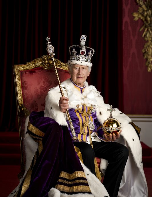 查尔斯加冕  白金汉宫公布大合照2人消失了 英王曝最棒礼物
