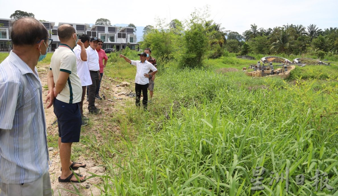 水利局将清理渠道 解决峇汉族义冢淹水问题