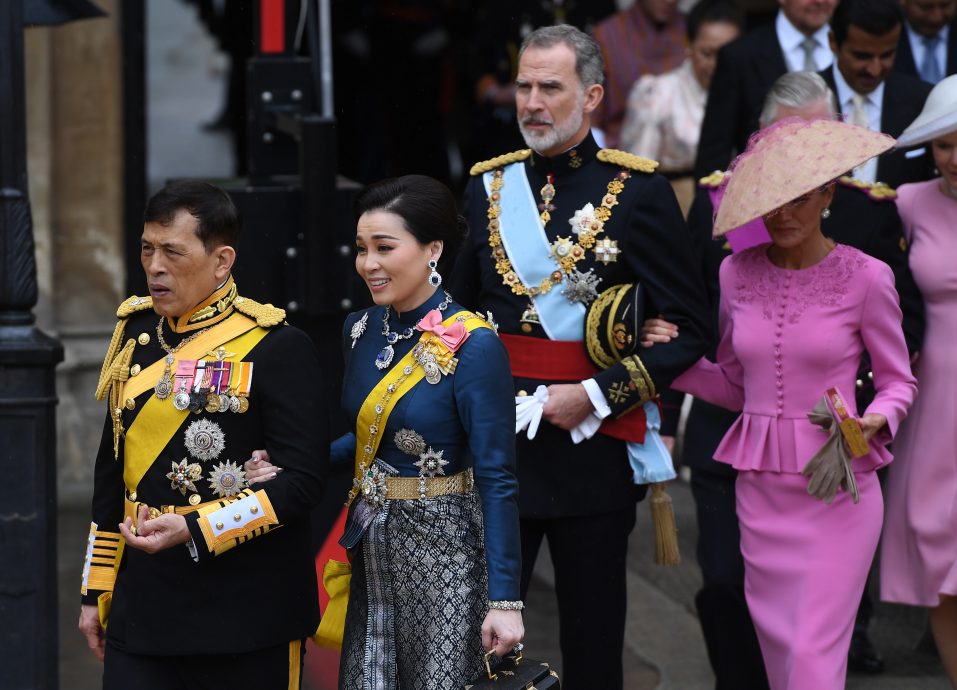 泰王偕王后出席英王加冕典礼 宠妃下落引外界热议