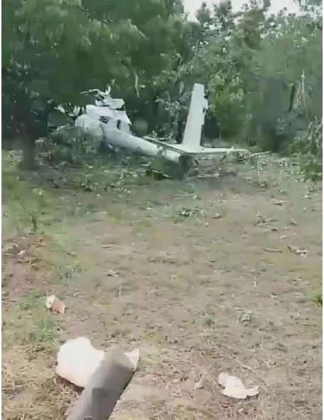  看世界   ／西安一景区内直升机坠毁 三人遇难