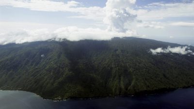 南太平洋群岛岸外7.7级地震 海啸警报已解除