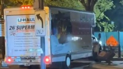 货车直撞白宫外安全护栏  紧急封路撤离群众  司机遭逮捕