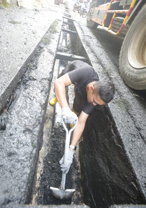 蒲种公主城第2区大整顿 拆后巷违建沟盖清沟