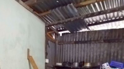 视频|清洁工屡次申请政府援助不获批 问子女：“要修屋顶还是买食物？”