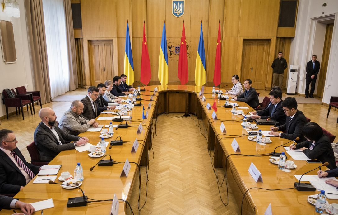 配头中乌UKRAINE CHINA DIPLOMACY:Li Hui, Special Representative of the People's Republic of China for Eurasian Affairs visits Ukraine