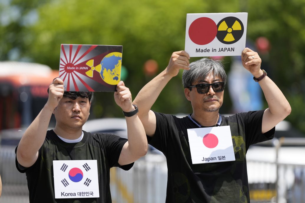 韩国21人专家组到福岛核电厂考察