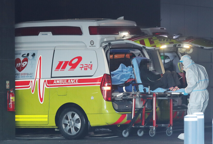 韩少女堕楼送院被8医院拒收 终在救护车上枉死