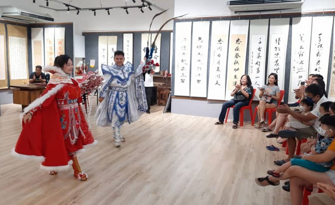 （古城版）马来西亚国际中华文化传承推广中心推广川剧变脸文化