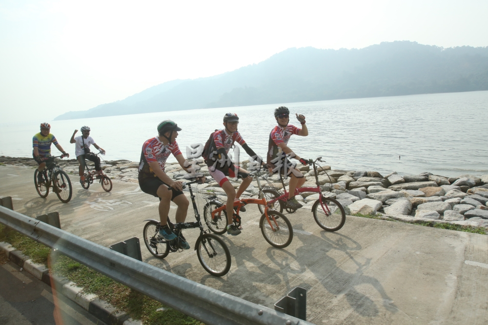 骑行看古迹海岸线好风景 槟岛脚车道13岁了