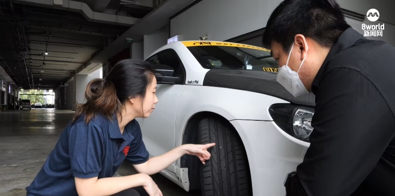 （已签发）柔：狮城二三事：不被嘲讽和歧视打倒   年轻女子学修车让家族事业回春