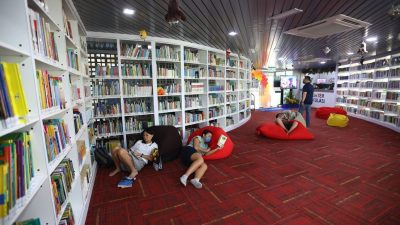 万达镇社区图书馆开幕   近万藏书 邀遨游书海