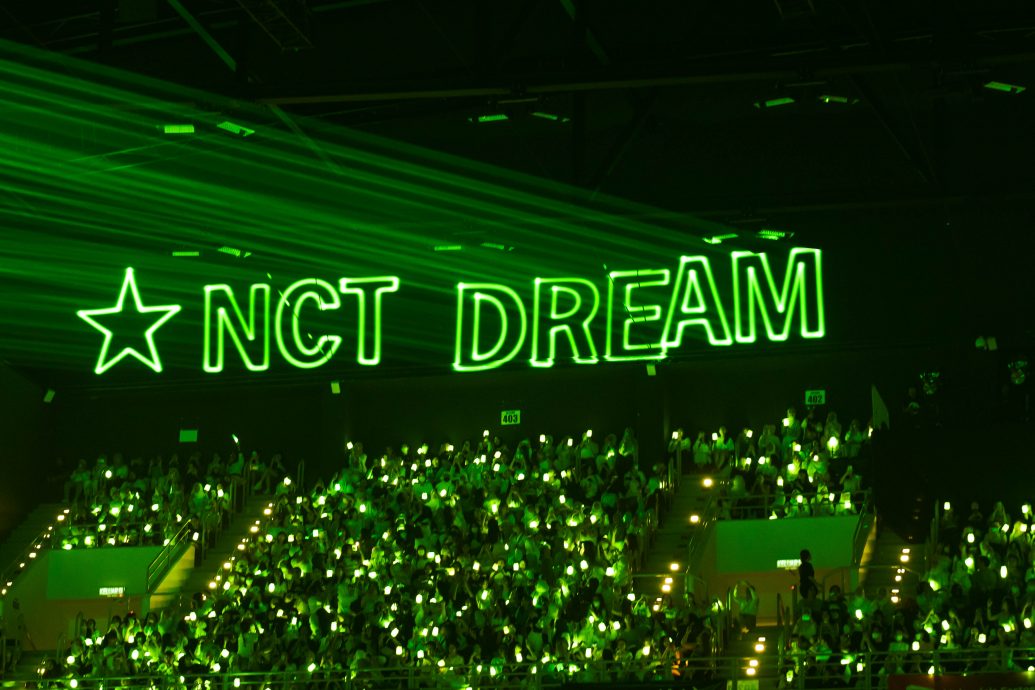 NCT Dream 7子全员到齐  单手翻凌空劈腿惹粉丝尖叫