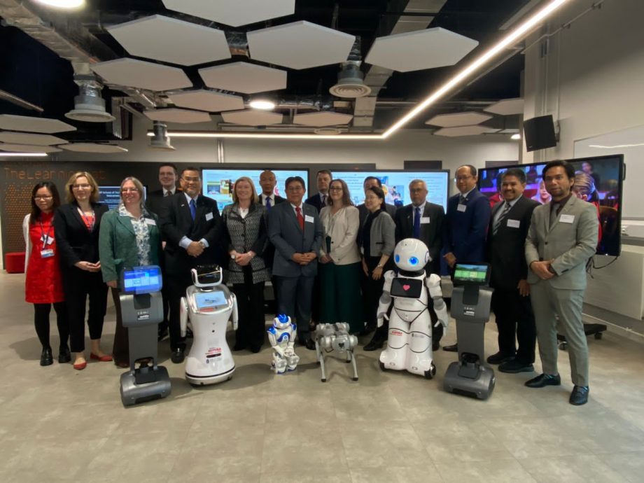ns汝来：USIM与英国知名大学合作，通过机器人技术推进STEM教育