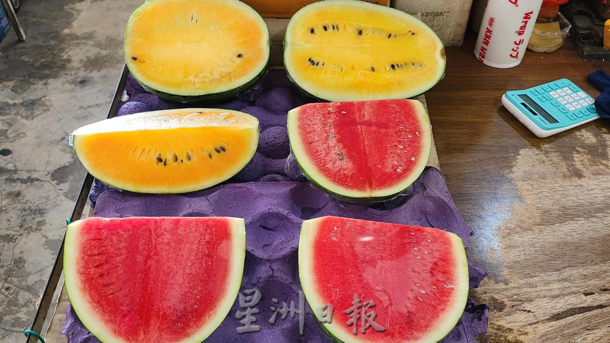 NS芙蓉/天气炎热，西瓜椰子成最佳消暑水果